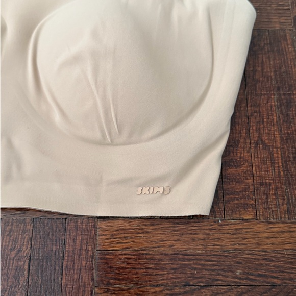 Skims Nude Sports Bra Sz. M - Picture 5 of 6